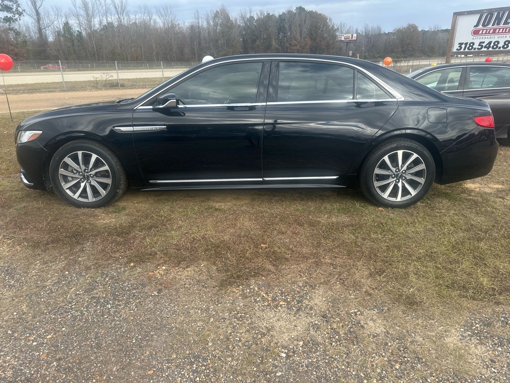 2017 Lincoln Continental Image 8