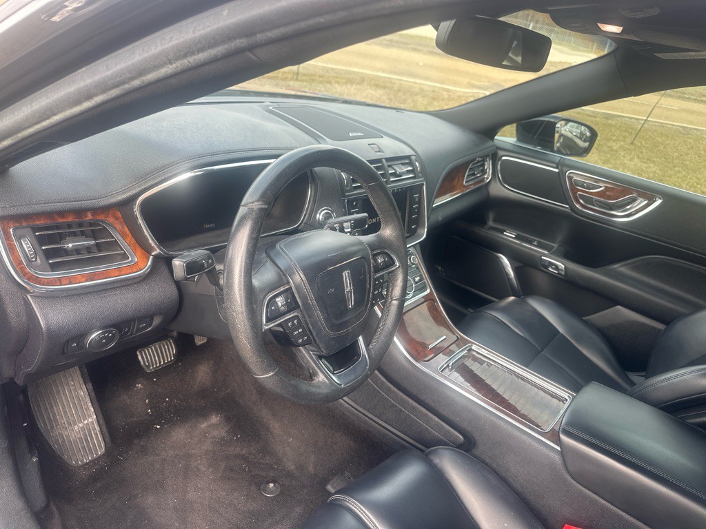2017 Lincoln Continental Image 10