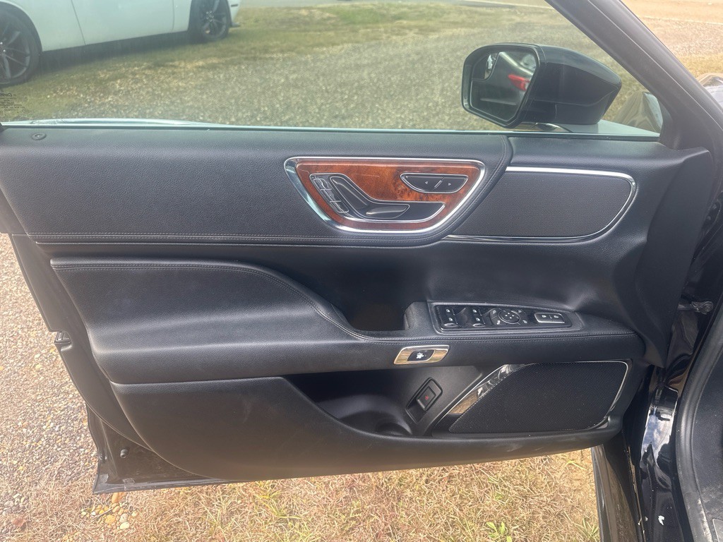 2017 Lincoln Continental Image 20