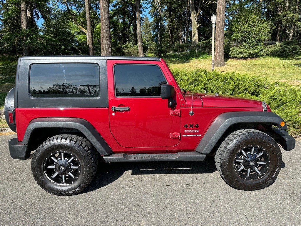 2011 Jeep Wrangler Image 1