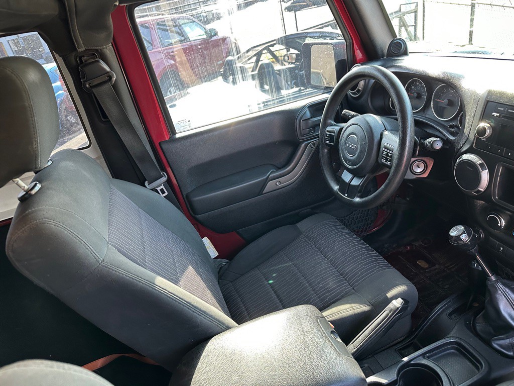 2011 Jeep Wrangler Image 10
