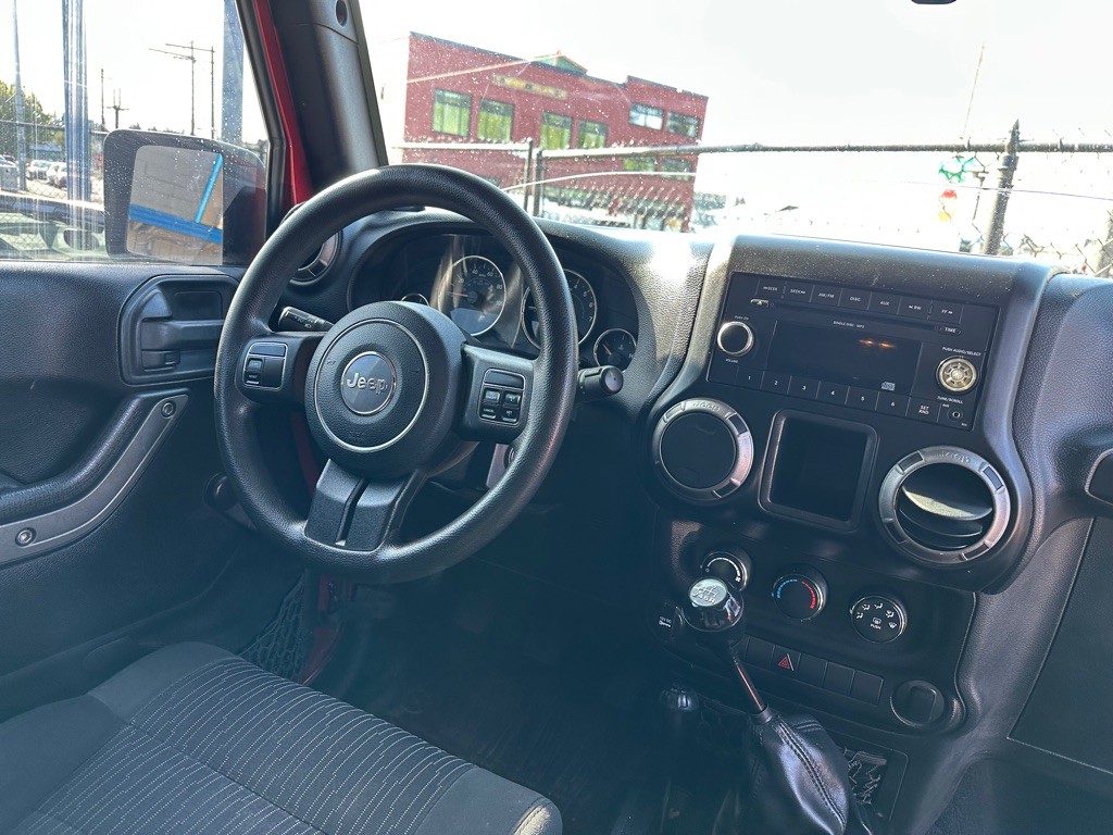 2011 Jeep Wrangler Image 12
