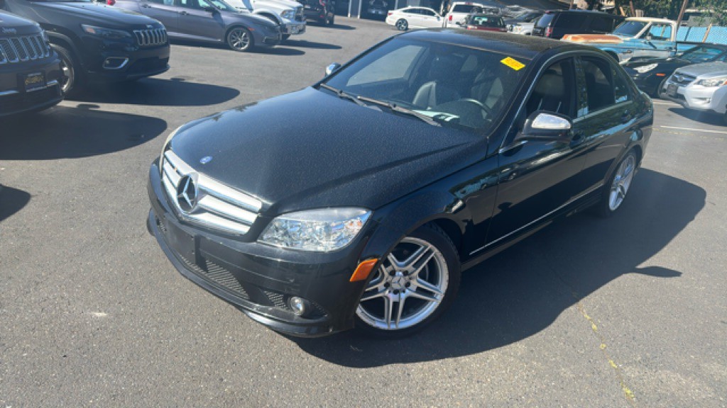 2009 Mercedes-Benz C-Class Image 1
