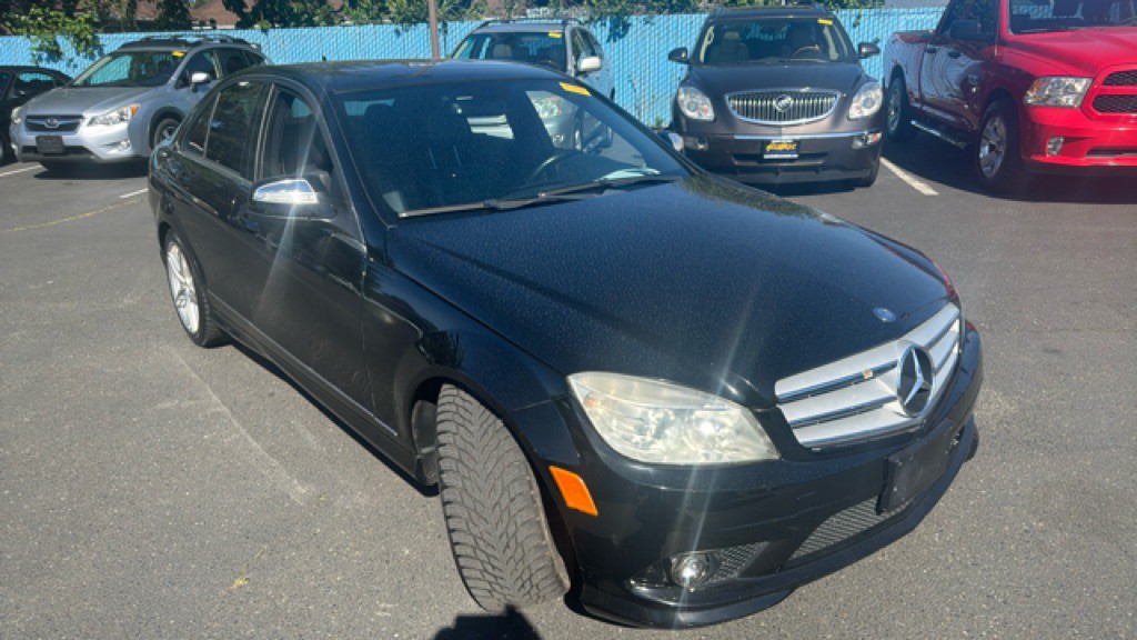 2009 Mercedes-Benz C-Class Image 2