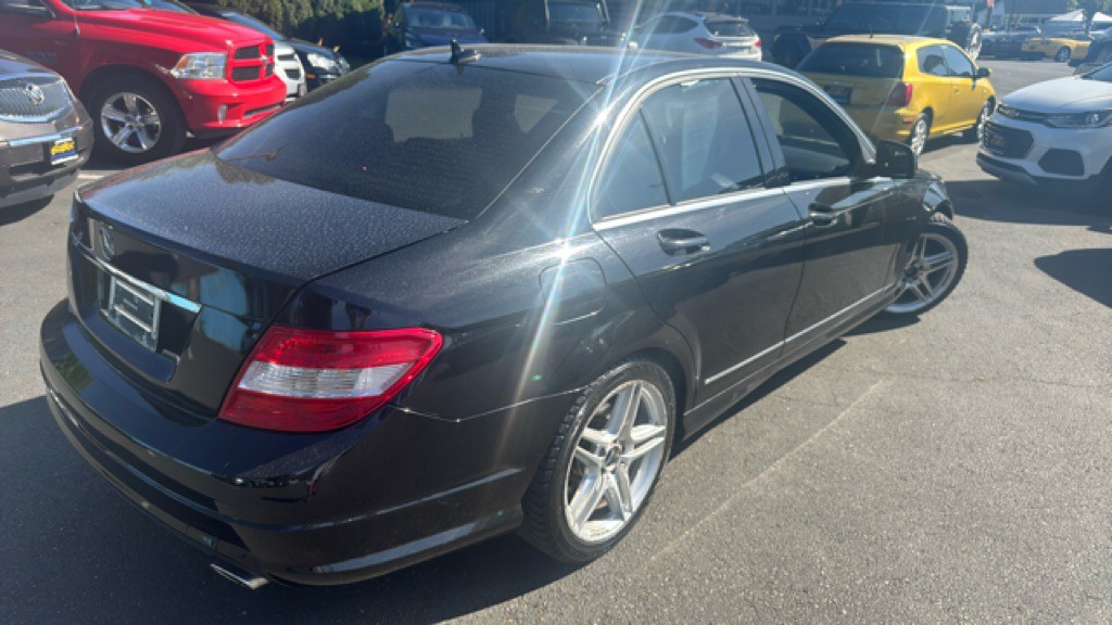 2009 Mercedes-Benz C-Class Image 3