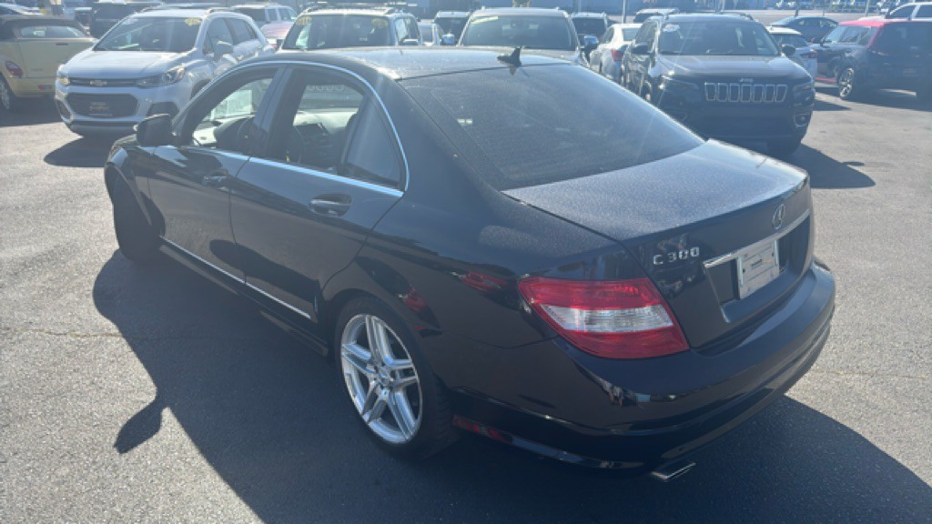 2009 Mercedes-Benz C-Class Image 4