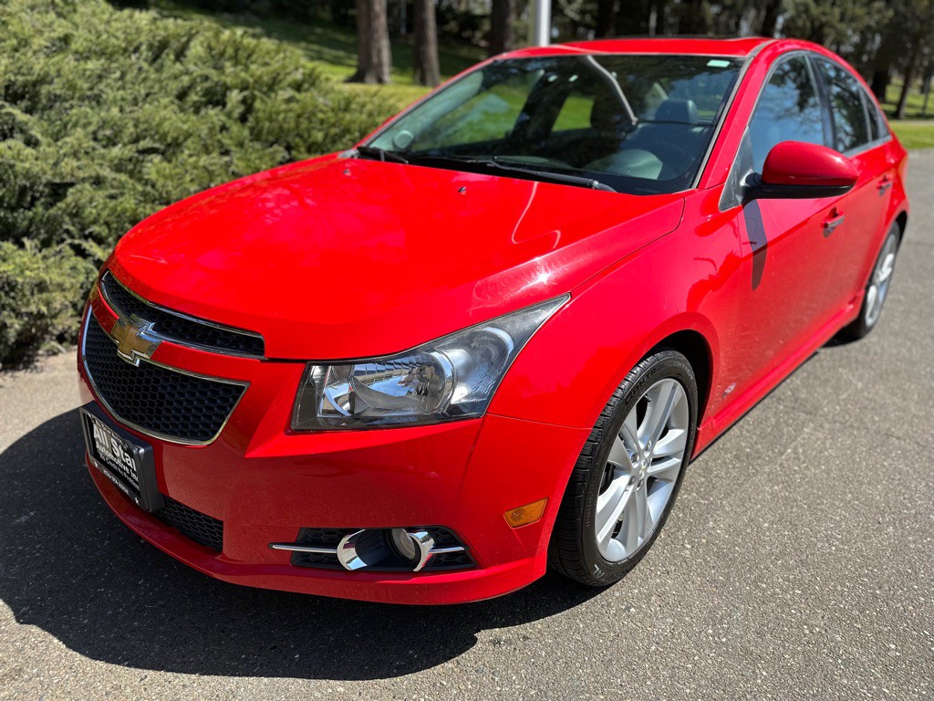 2014 Chevrolet Cruze Image 2