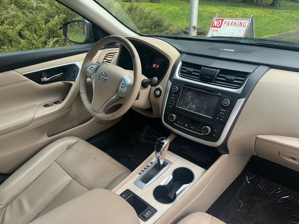 2017 Nissan Altima Image 9
