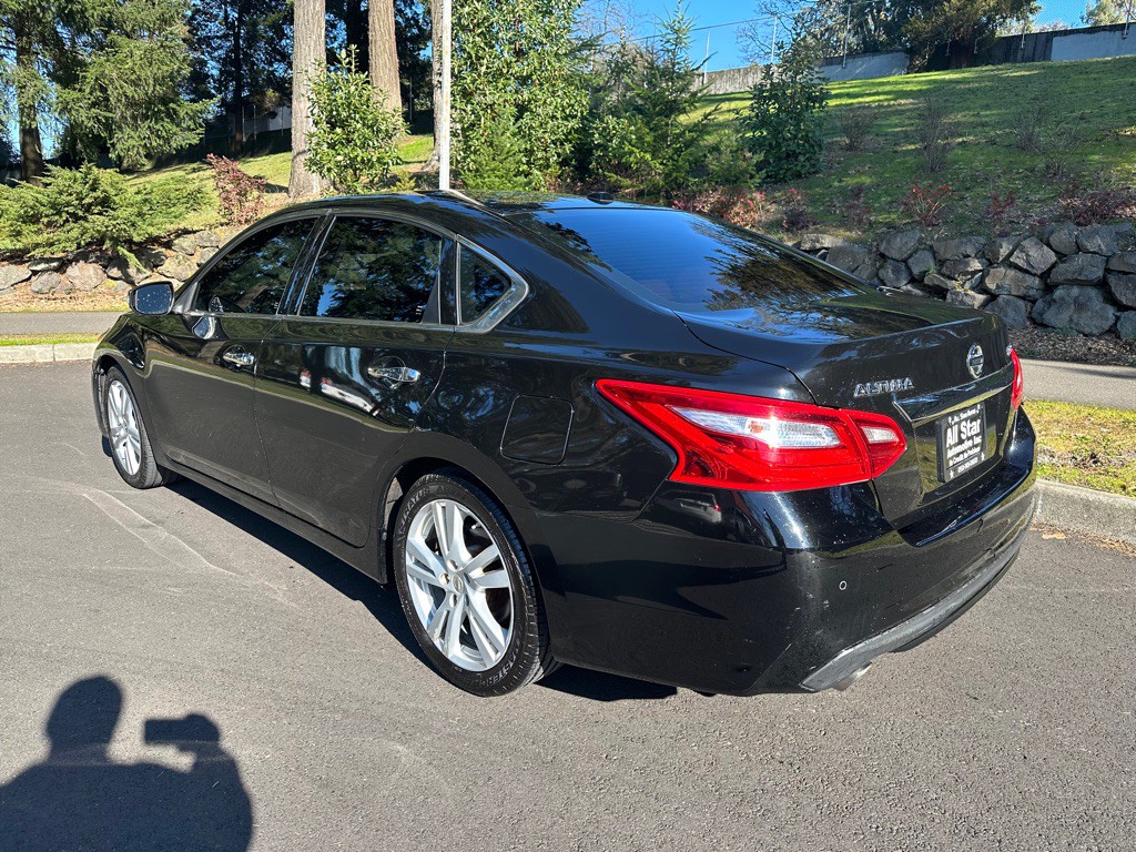 2017 Nissan Altima Image 5