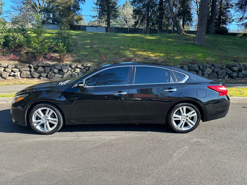 2017 Nissan Altima Image 6