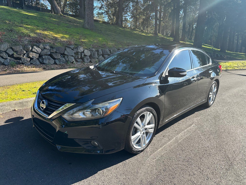 2017 Nissan Altima Image 1