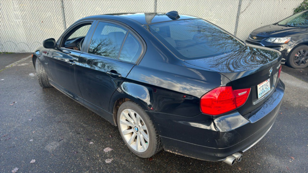 2010 BMW 3 Series Image 3