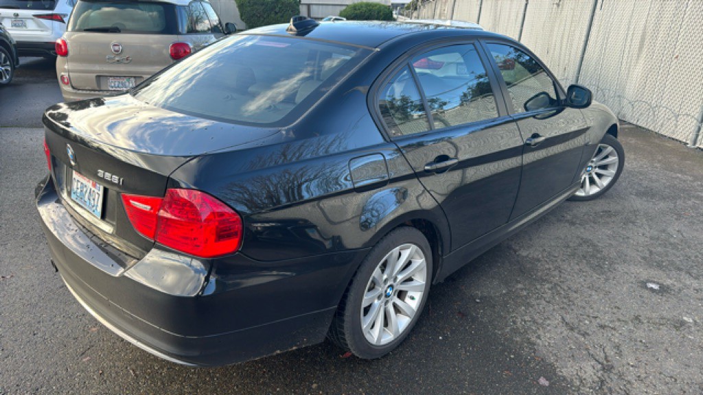 2010 BMW 3 Series Image 4