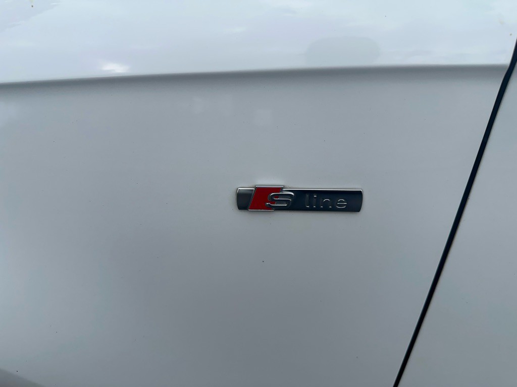 2015 Audi A4 Image 13