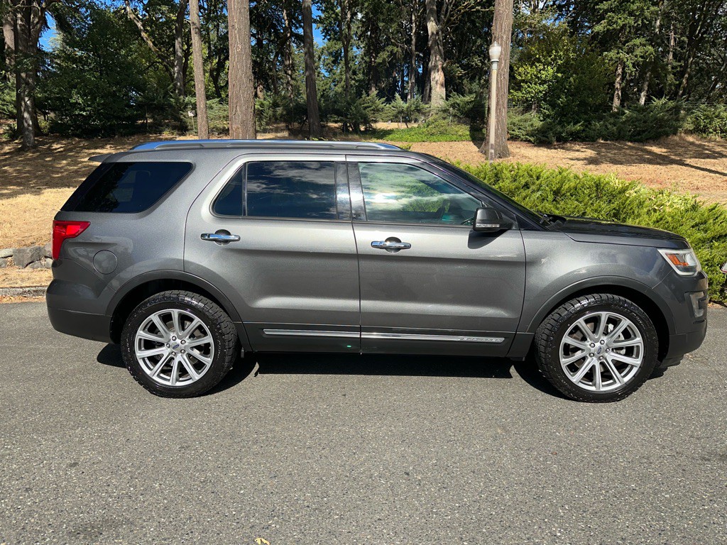 2016 Ford Explorer Image 8