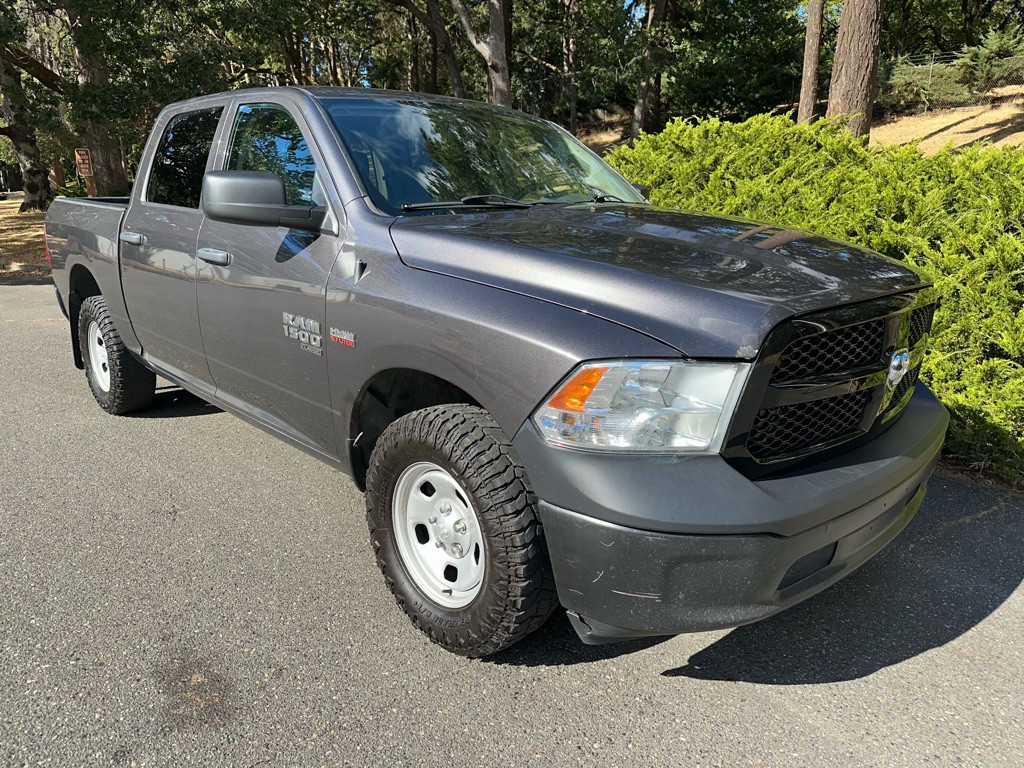 2019 RAM 1500 Image 3