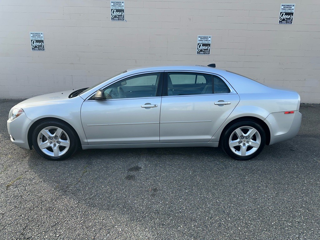 2012 Chevrolet Malibu Image 8