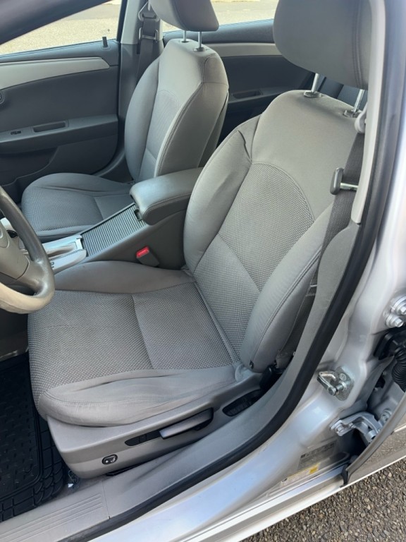 2012 Chevrolet Malibu Image 13