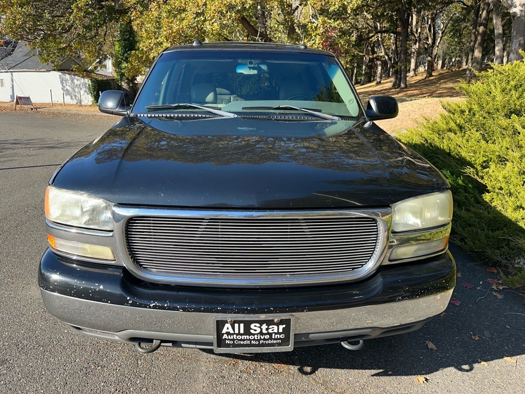 2004 GMC Yukon Image 3