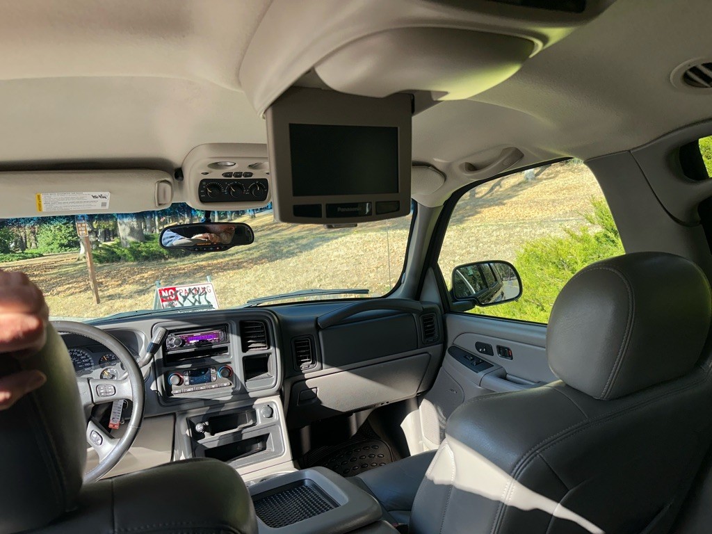 2004 GMC Yukon Image 10