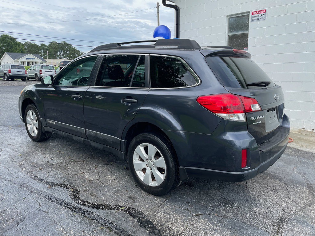 2010 Subaru Outback Image 3