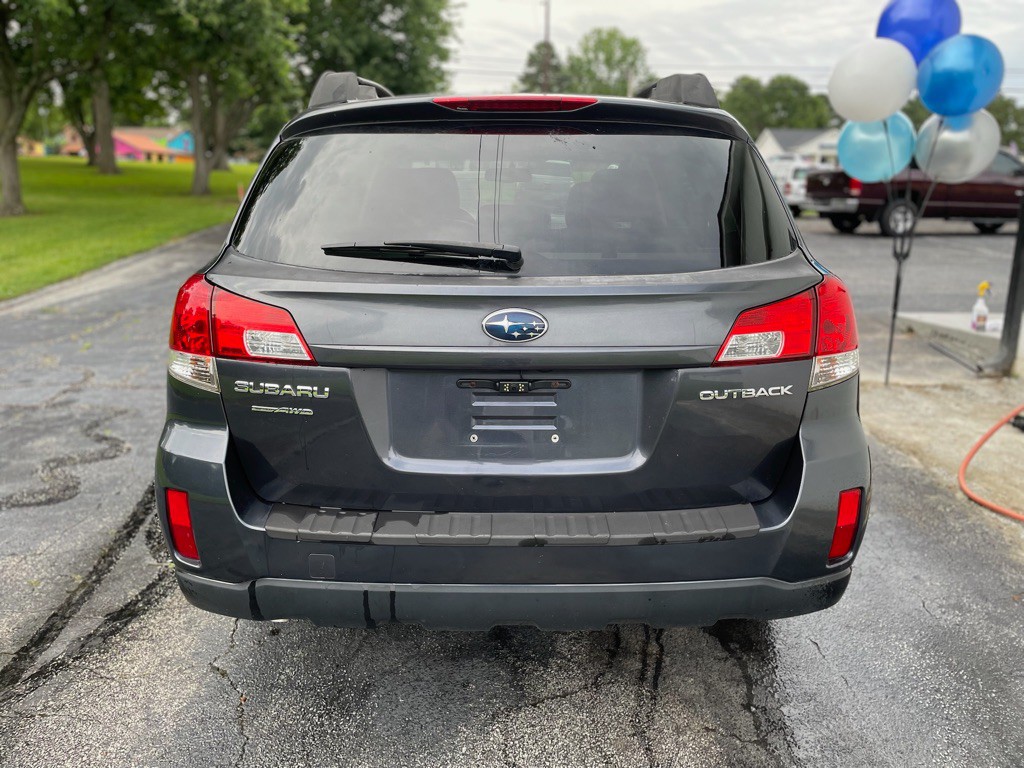 2010 Subaru Outback Image 5