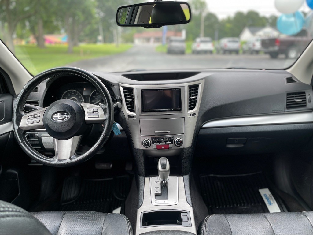 2010 Subaru Outback Image 13