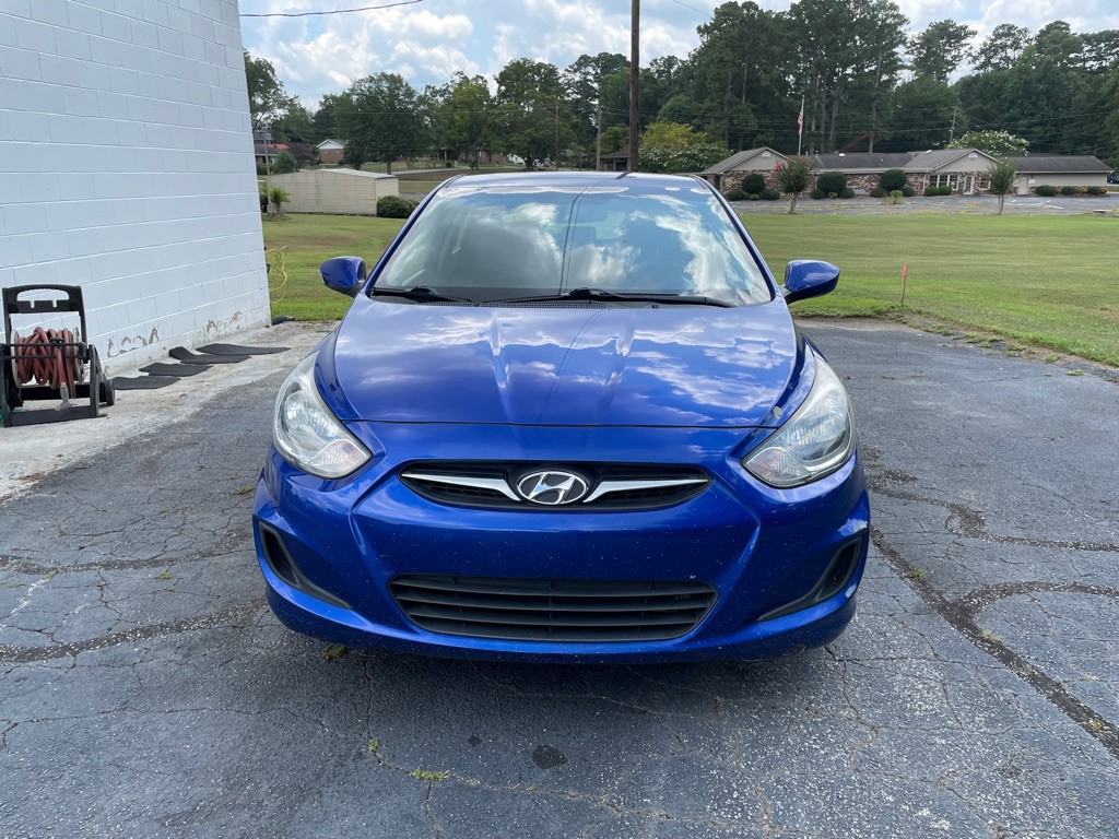 2013 Hyundai Accent Image 1