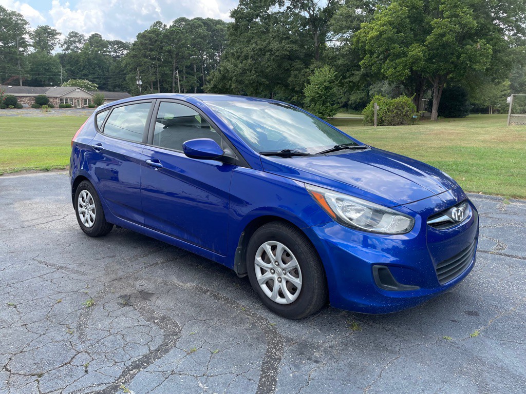 2013 Hyundai Accent Image 3