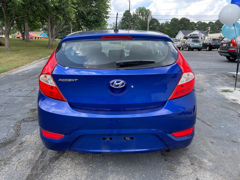 2013 Hyundai Accent Image 5