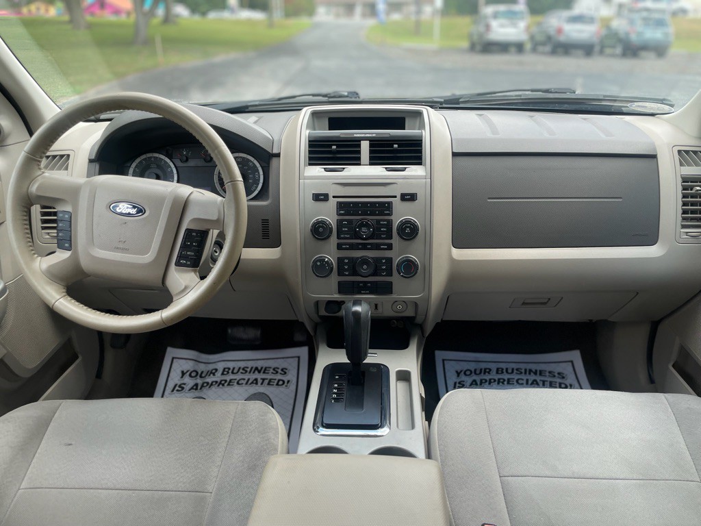 2010 Ford Escape Image 6