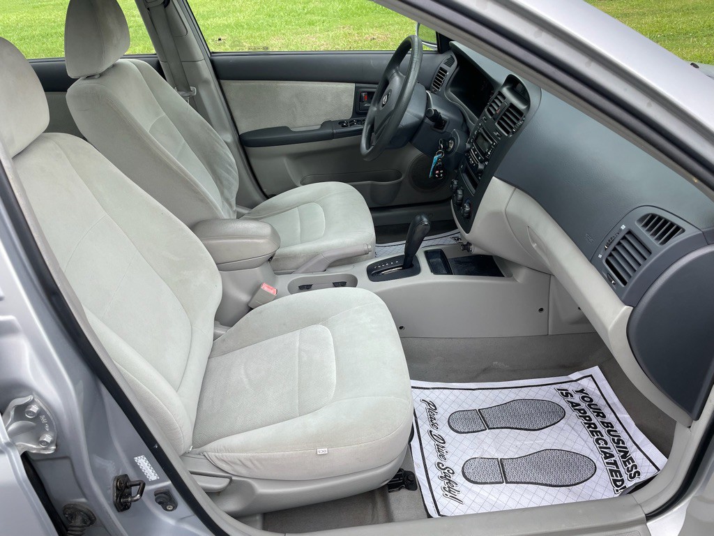 2006 Kia Spectra Image 9