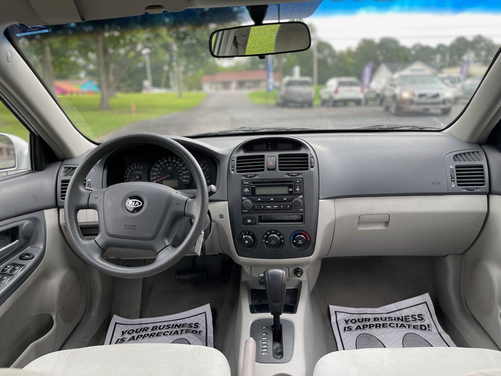 2006 Kia Spectra Image 10