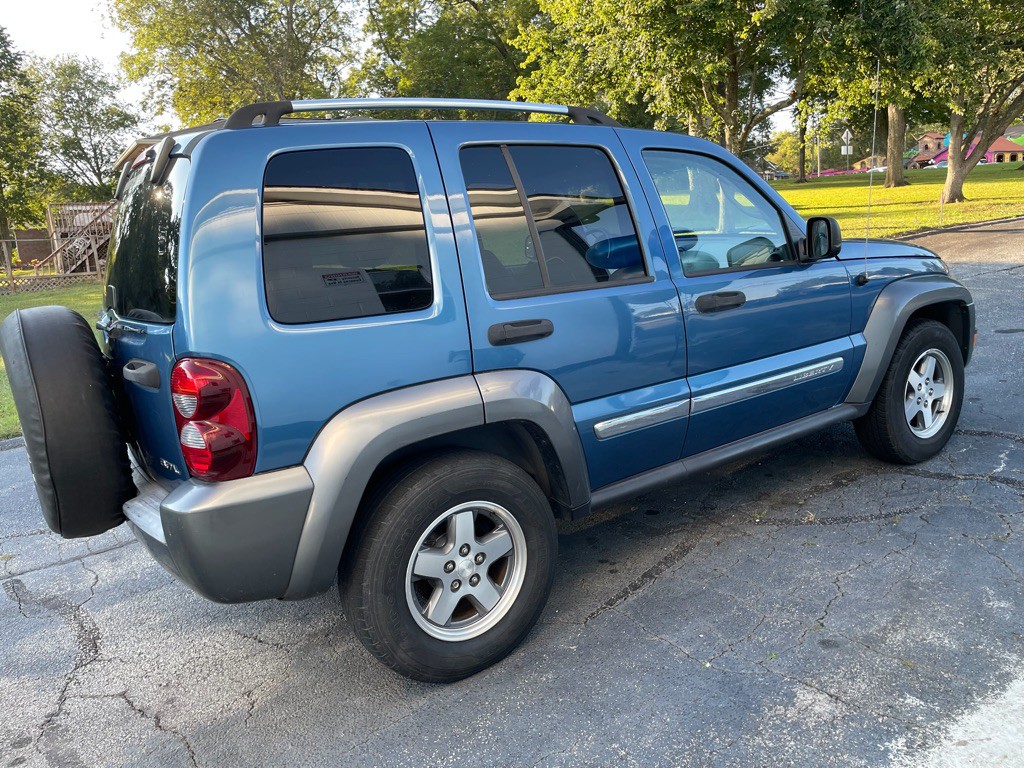 2006 Jeep Liberty Image 4