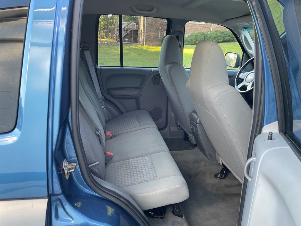 2006 Jeep Liberty Image 10