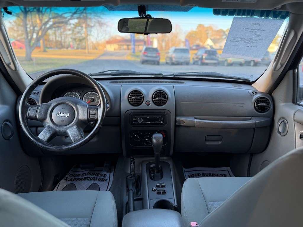 2006 Jeep Liberty Image 7