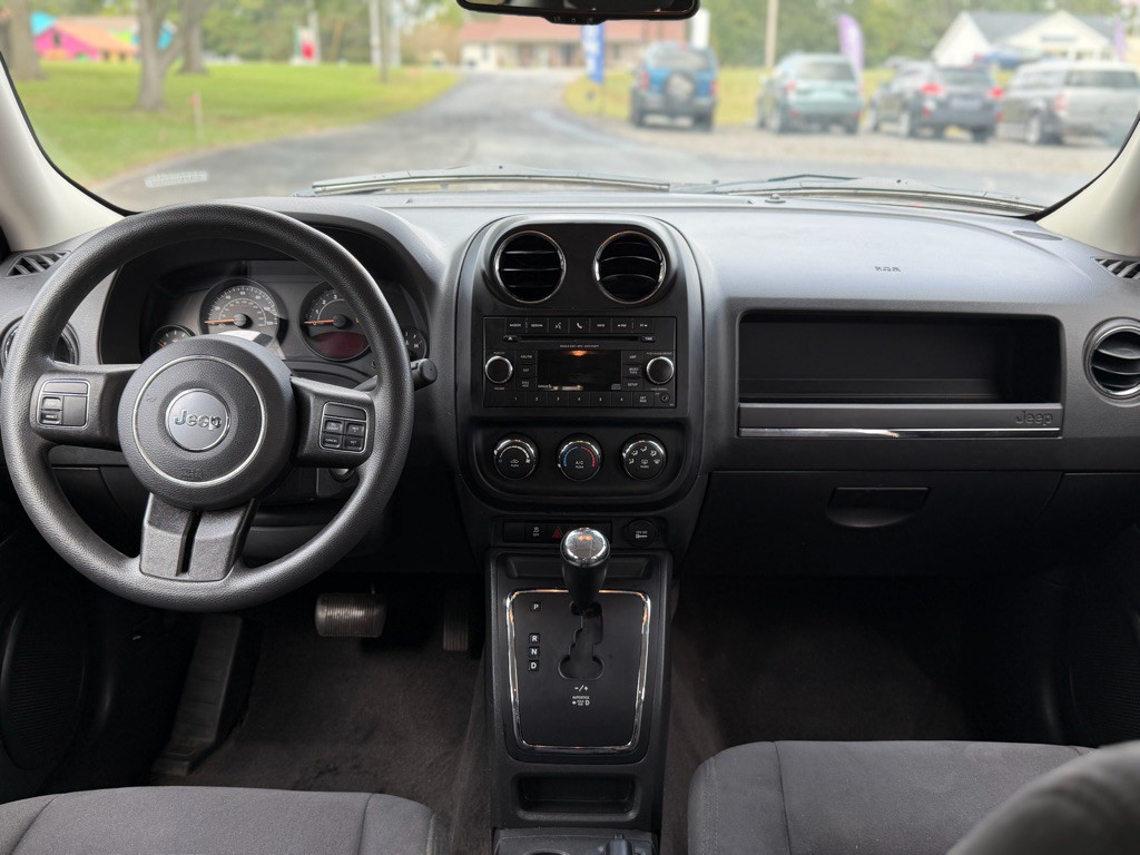 2017 Jeep Patriot Image 9