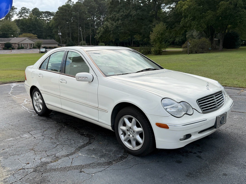 2003 Mercedes-Benz C-Class Image 2
