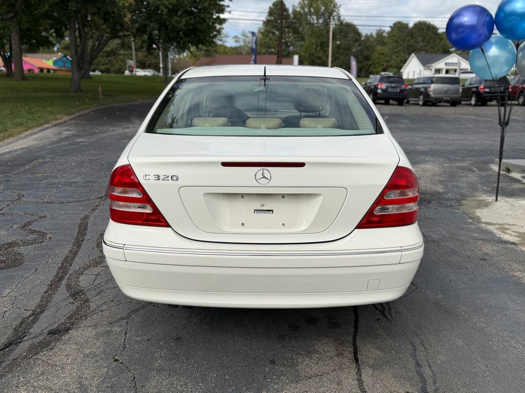 2003 Mercedes-Benz C-Class Image 3