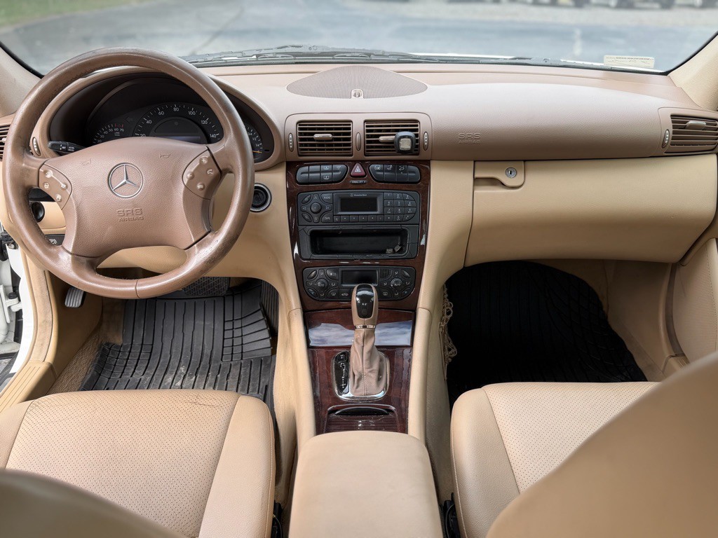 2003 Mercedes-Benz C-Class Image 12