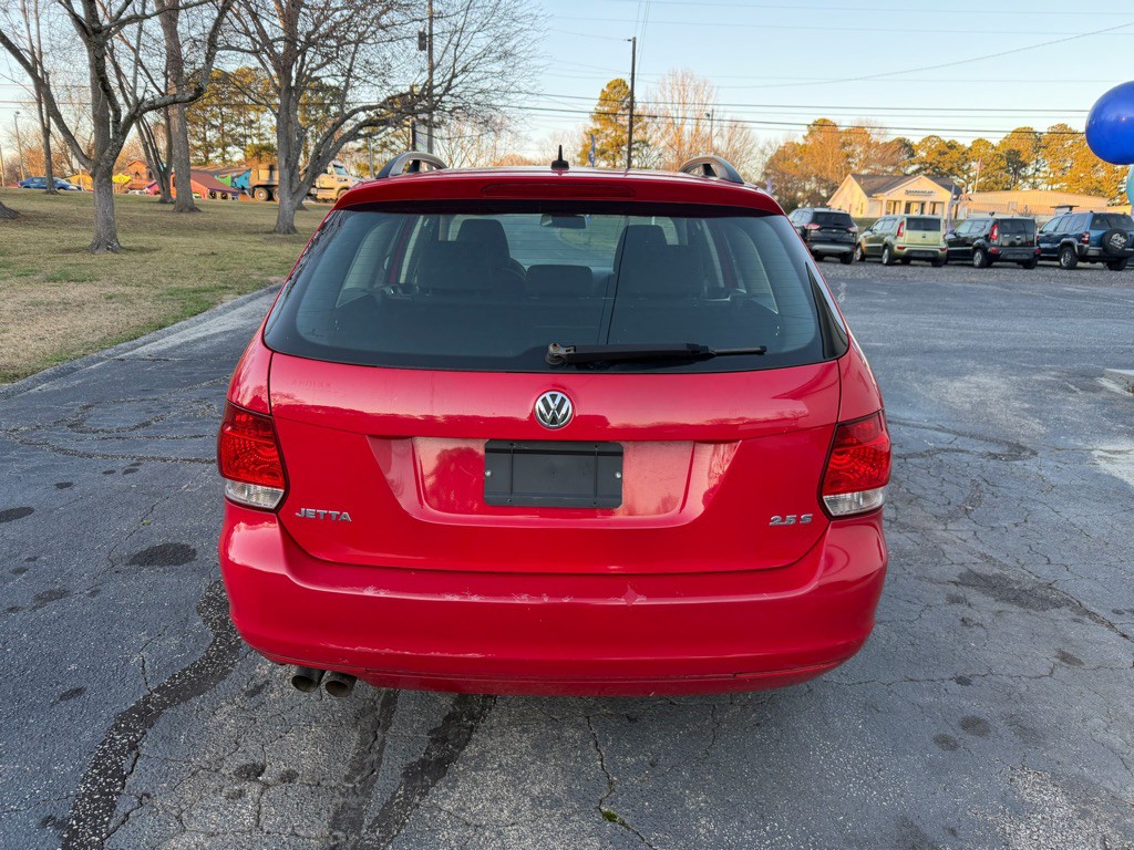 2011 Volkswagen Jetta Image 3