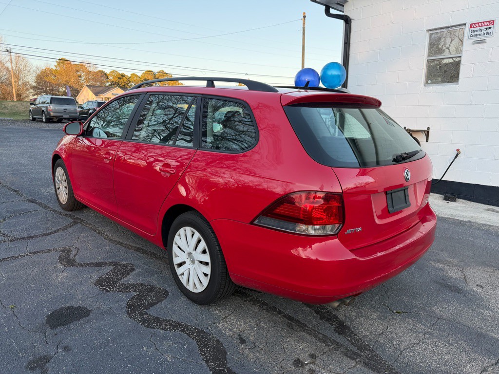2011 Volkswagen Jetta Image 4