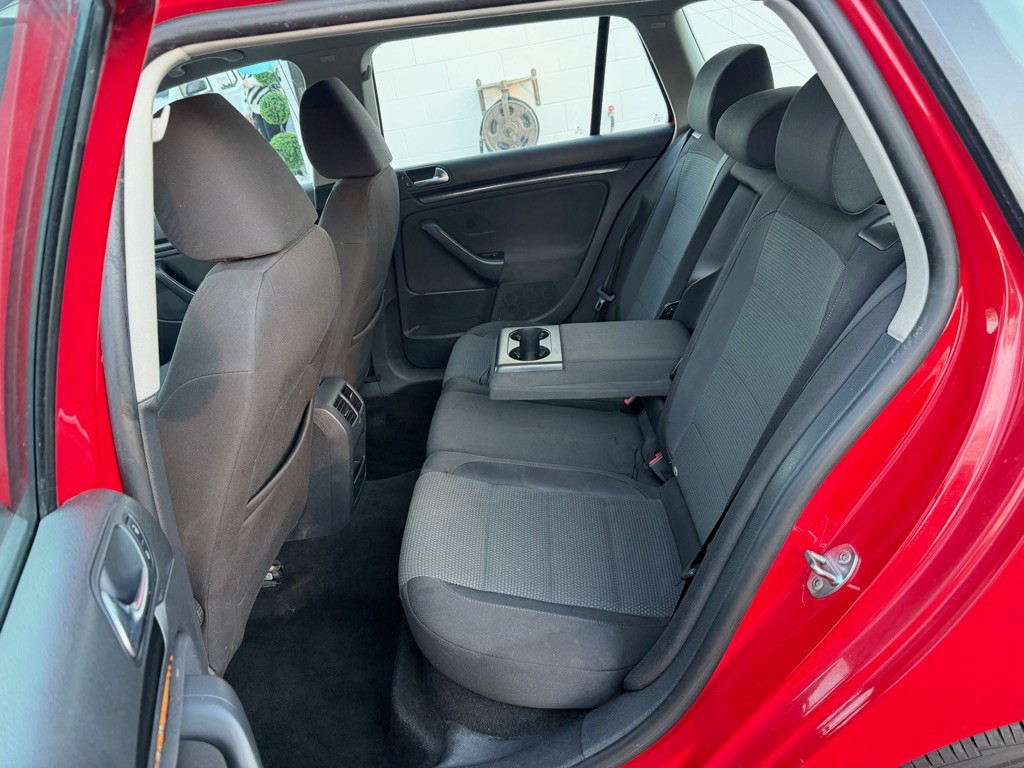 2011 Volkswagen Jetta Image 9