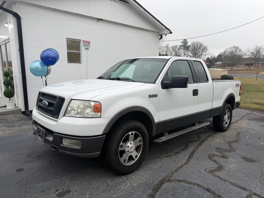 2004 Ford F-150 Image 1