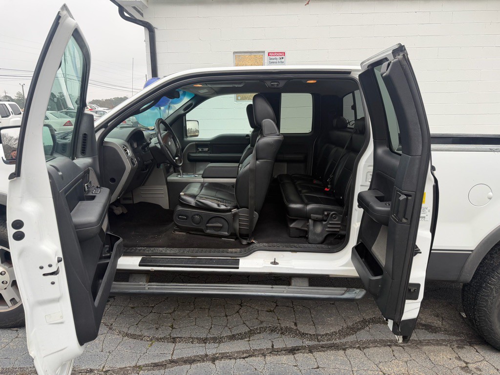 2004 Ford F-150 Image 8