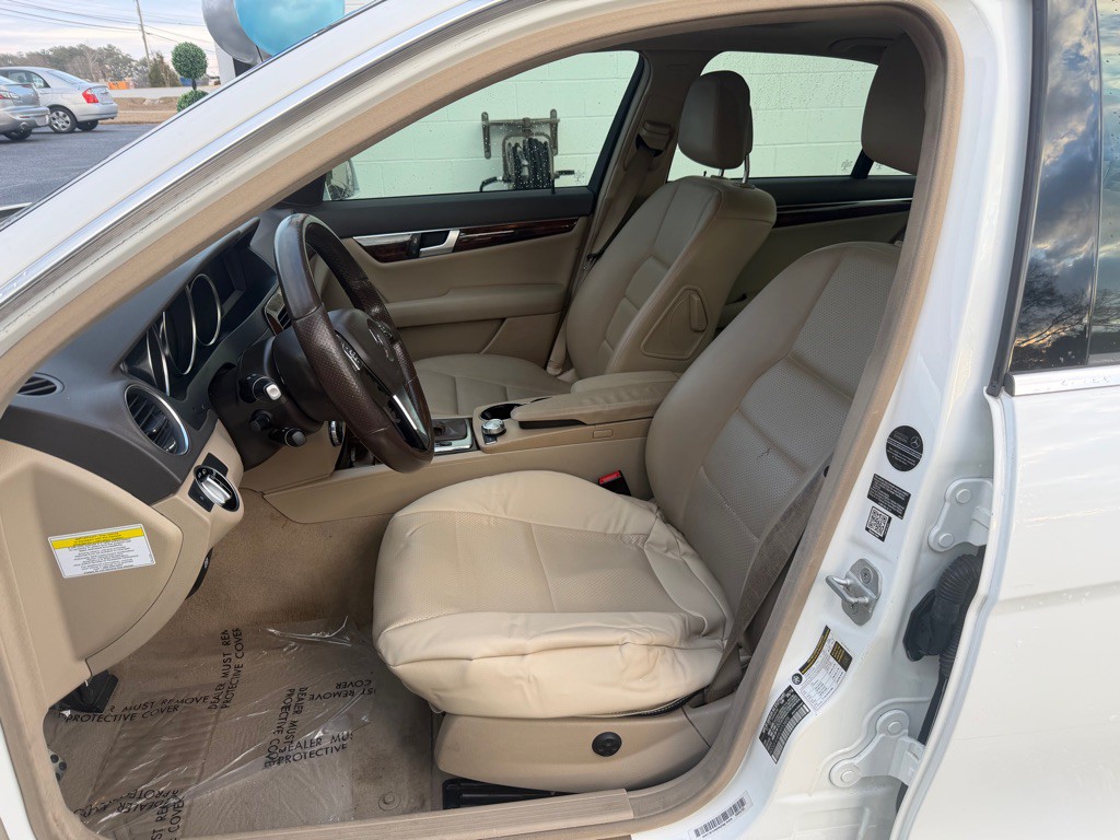 2014 Mercedes-Benz C-Class Image 5