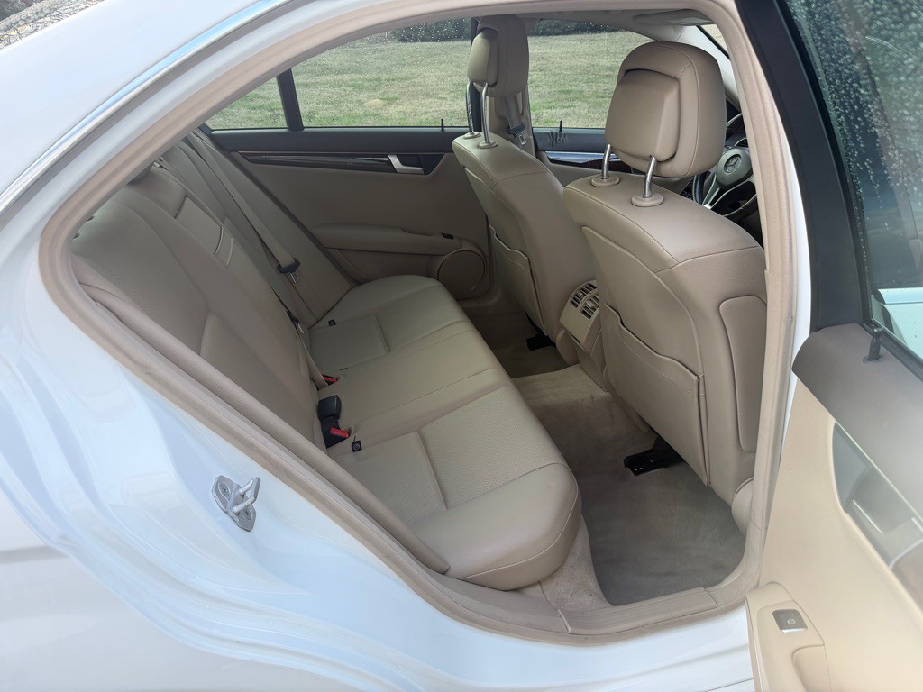2014 Mercedes-Benz C-Class Image 6
