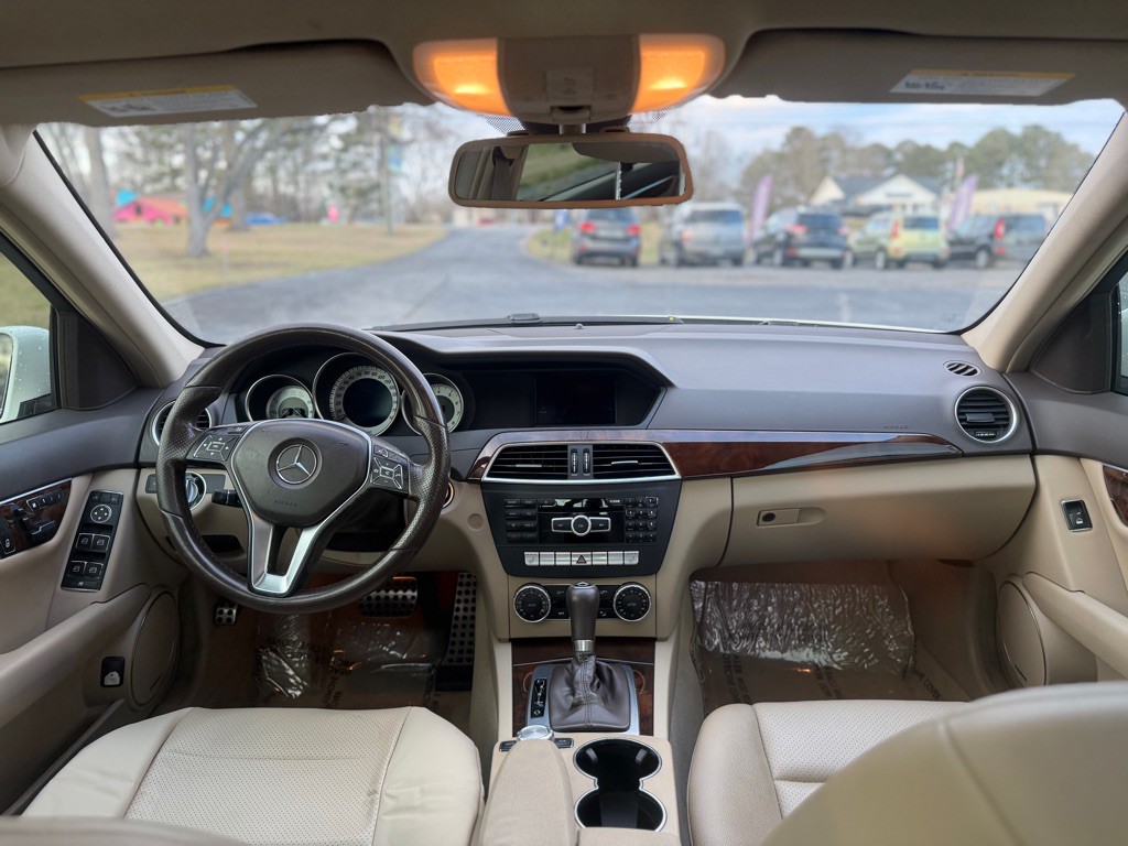 2014 Mercedes-Benz C-Class Image 10