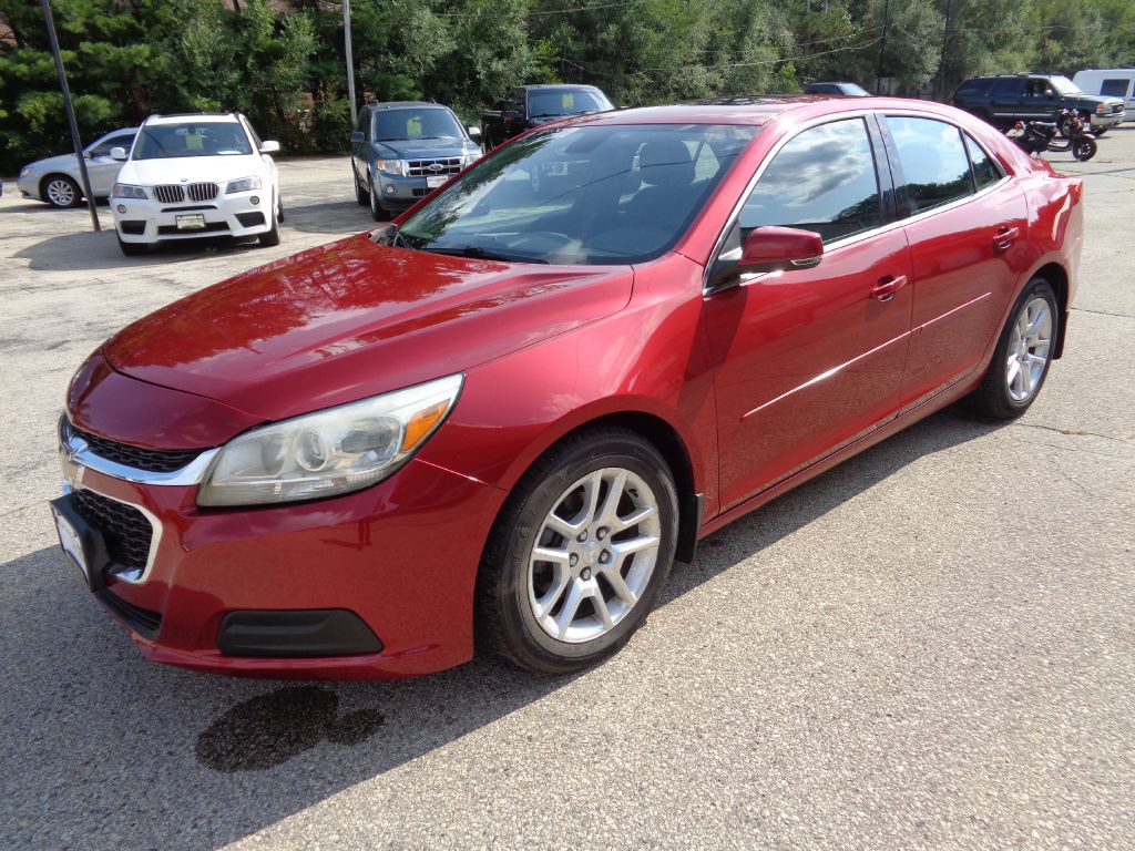 2014 Chevrolet Malibu Image 2