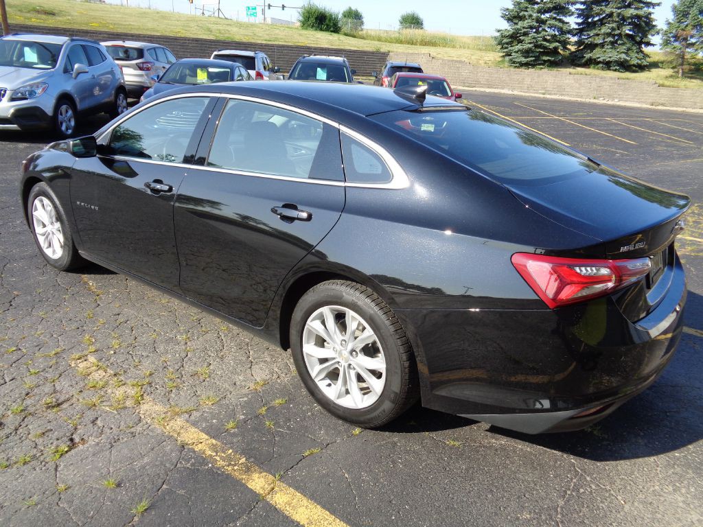 2022 Chevrolet Malibu Image 3